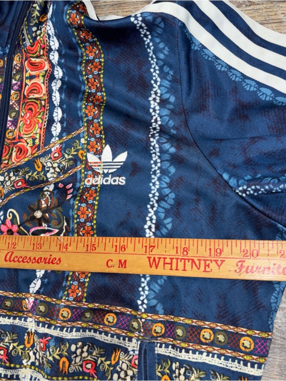 SoldAdidas X Farm Rio - Picture 5 of 7